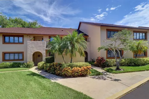 8001 Bardmoor Pl #201, Seminole, FL 33777