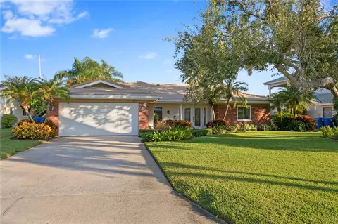 2040 Massachusetts Ave NE, Saint Petersburg, FL 33703