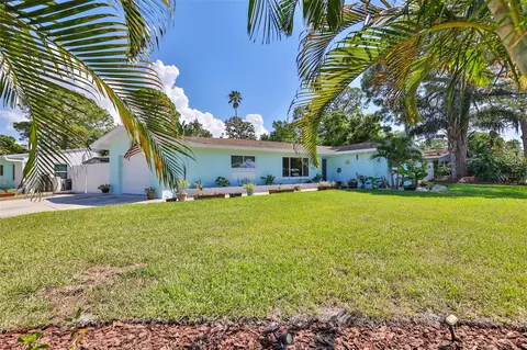 1853 Santa Barbara Dr, Dunedin, FL 34698