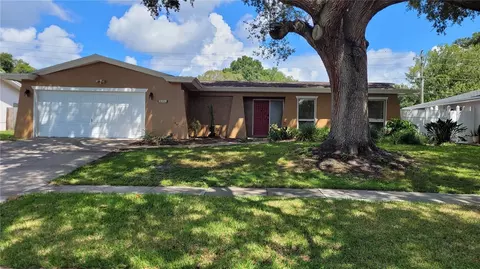 2232 St Charles Dr, Clearwater, FL 33764