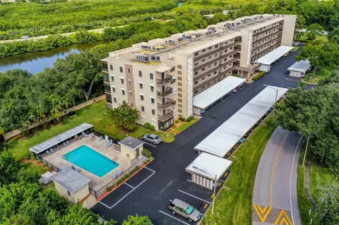 8198 Terrace Garden Dr N #310, Saint Petersburg, FL 33709