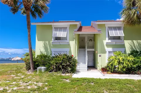 3735 42nd Way S #B, Saint Petersburg, FL 33711