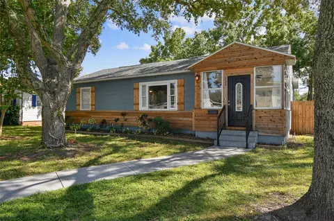 124 37th Ave NE, Saint Petersburg, FL 33704