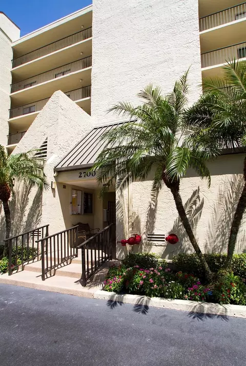 2700 Cove Cay Dr #4-F, Clearwater, FL 33760