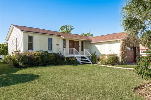 7324 Yachtsman Dr, Hudson, FL 34667