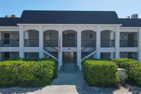 8651 10th St N #204, Saint Petersburg, FL 33702