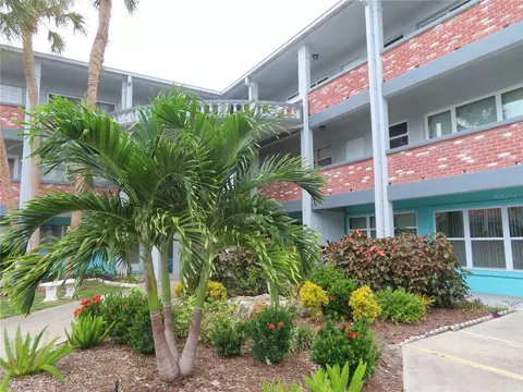 4300 58th St N #1814, Kenneth City, FL 33709