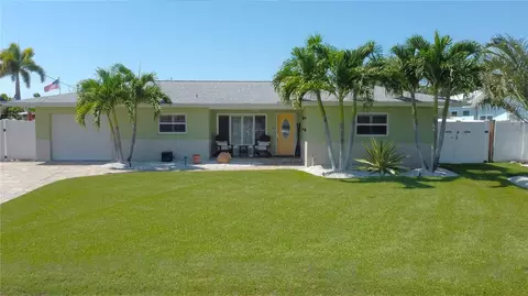 2236 Lagoon Dr, Dunedin, FL 34698