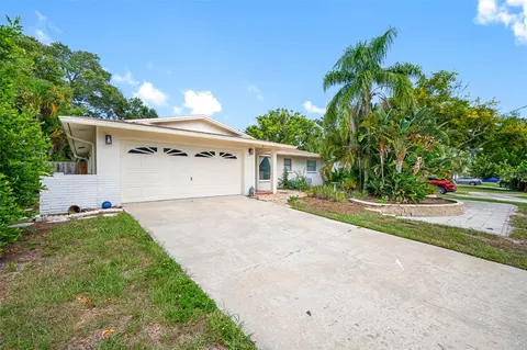 2142 Bell Cheer Dr, Clearwater, FL 33764
