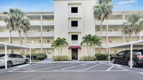 1524 Lakeview Rd #402, Clearwater, FL 33756