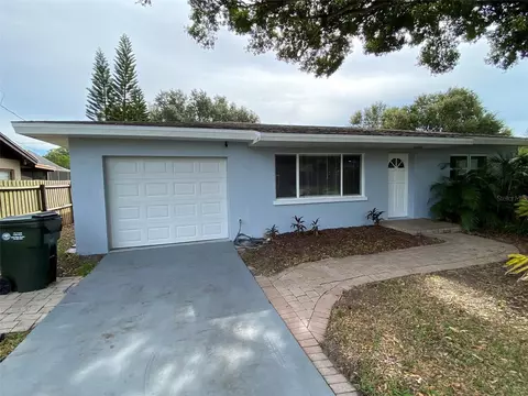 391 Plumosa Dr, Largo, FL 33771