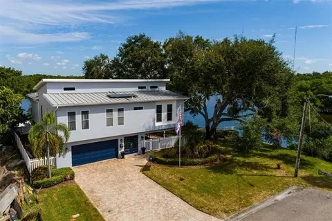 363 89th Ave NE, Saint Petersburg, FL 33702