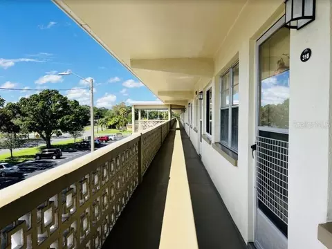 951 79th Ave N #318, Saint Petersburg, FL 33702