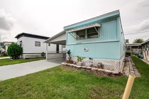 6043 Minerva St, Zephyrhills, FL 33542