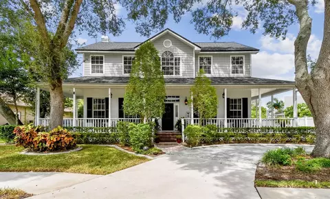 10262 Myrtle Oak Ln, Seminole, FL 33777