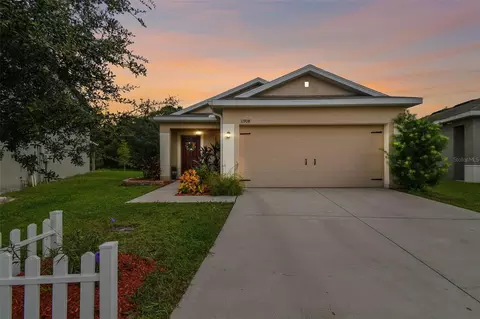 11908 Grand Kempston Dr, Gibsonton, FL 33534