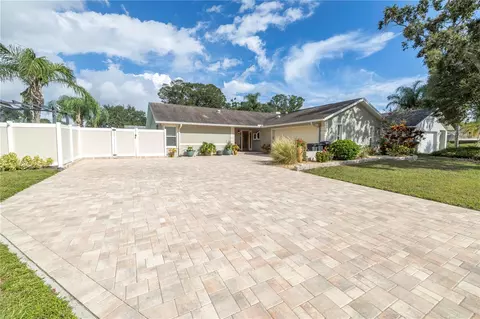 10091 85th St, Seminole, FL 33777