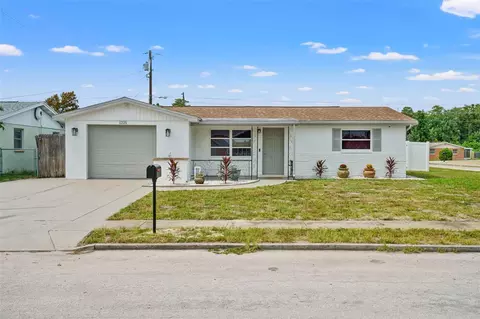 1225 Honor Dr, Holiday, FL 34690