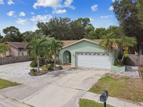 1872 Oak St, Clearwater, FL 33760