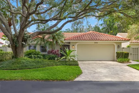 595 Quintana Pl NE, Saint Petersburg, FL 33703