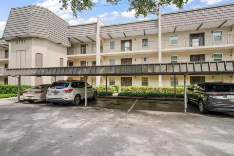 8799 Bardmoor Blvd #105, Seminole, FL 33777