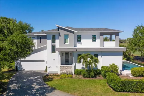 721 Monterey Blvd NE, Saint Petersburg, FL 33704