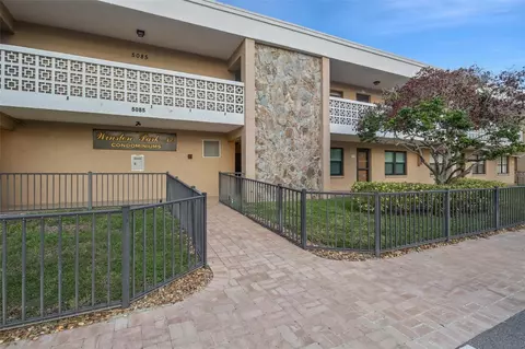 5085 1st St NE #237, Saint Petersburg, FL 33703