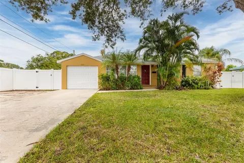 1513 Canterbury Rd N, Saint Petersburg, FL 33710