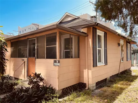 10 Rhoda Ct S, Saint Petersburg, FL 33701