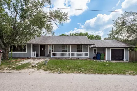 8111 N Hillsborough Ln, Tampa, FL 33604