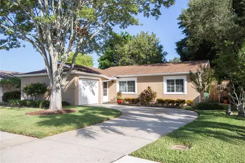 9141 107th Ave N, Seminole, FL 33777