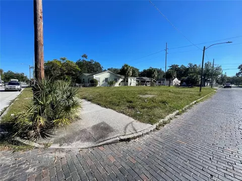 1347 14th Ave S, Saint Petersburg, FL 33705