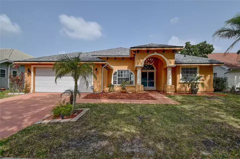 1047 Mainsail Dr, Tarpon Springs, FL 34689