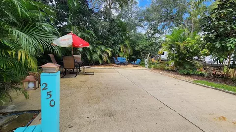 250 Saddle Ln, Lake Wales, FL 33898