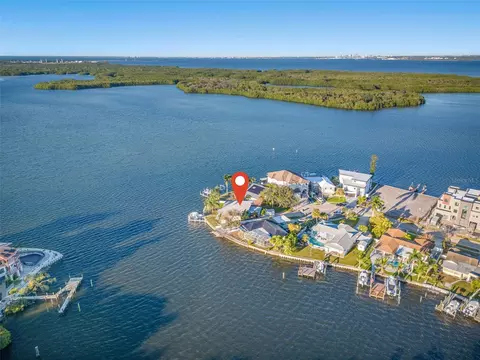 1931 Arrowhead Dr NE, Saint Petersburg, FL 33703
