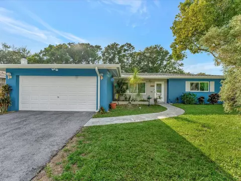 1706 Eaton Dr NE, Clearwater, FL 33756