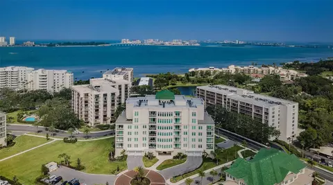 8 Palm Ter #703, Belleair, FL 33756