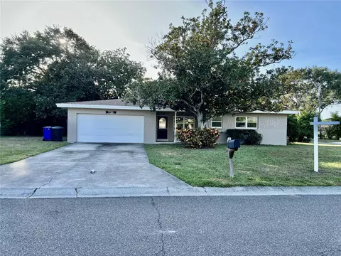1428 Gladys Cir, Dunedin, FL 34698