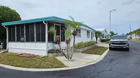 8300 Seminole Blvd #402, Seminole, FL 33772