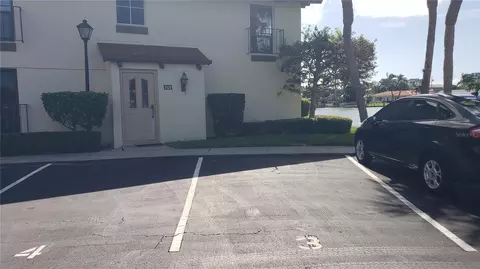 501 Plaza Seville Ct #3, Treasure Island, FL 33706