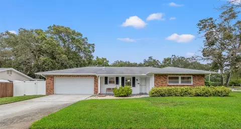 2641 Oakbrook Dr, Largo, FL 33770