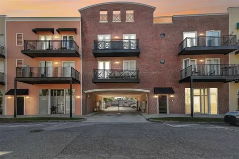 2002 E 5th Ave #305, Tampa, FL 33605