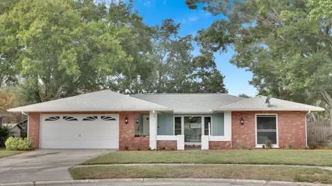 1436 Cresthill Dr, Tarpon Springs, FL 34689