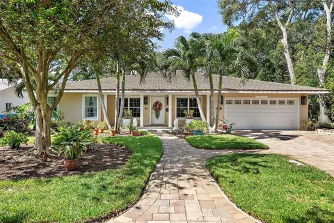 1140 Monterey Blvd NE, Saint Petersburg, FL 33704