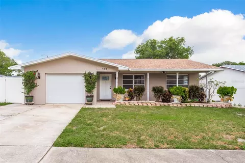 102 Coral Ct, Largo, FL 33770