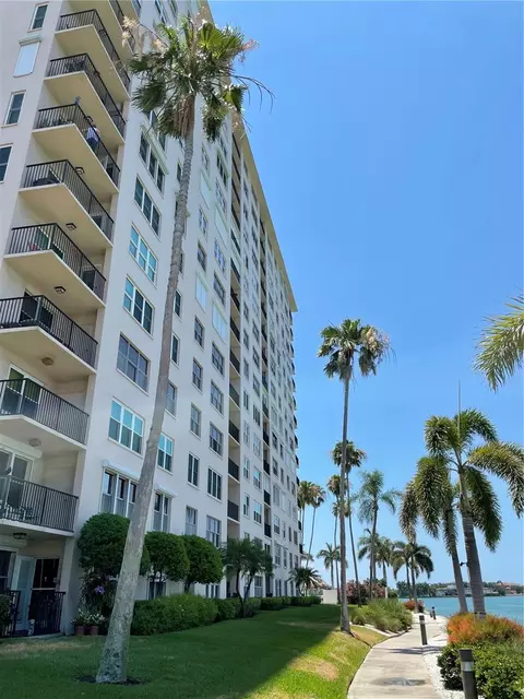5220 Brittany Dr S #502, Saint Petersburg, FL 33715