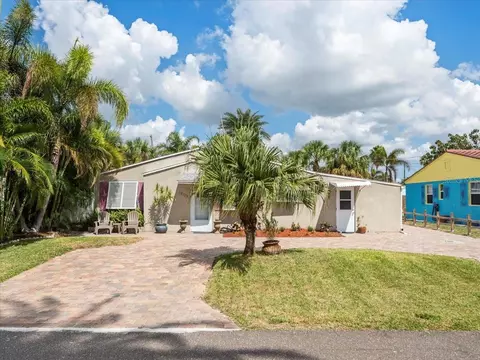 16105 3rd St E, Redington Beach, FL 33708