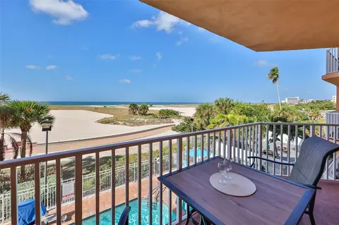 11040 Gulf Blvd #304, Treasure Island, FL 33706