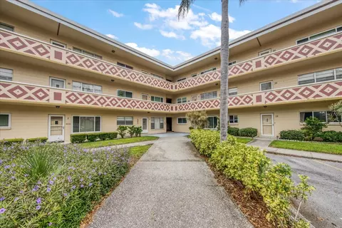 2383 Netherlands Dr #11, Clearwater, FL 33763