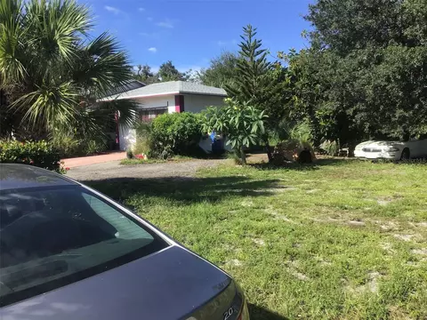 1002 5th St W, Bradenton, FL 34205